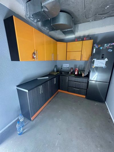Лот: 20558715. Фото: 1. Кухня с раковиной и краном. Кухонные гарнитуры