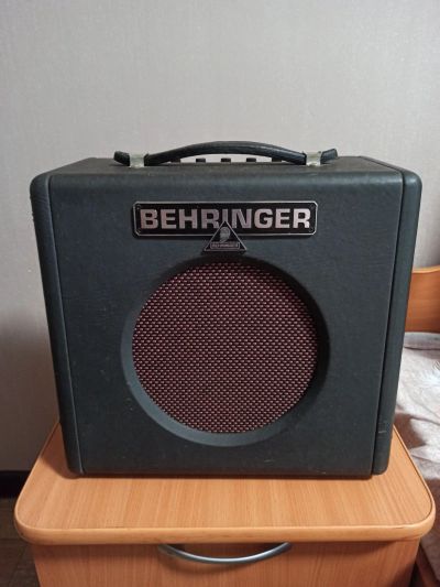 Лот: 18008904. Фото: 1. Комбоусилитель Behringer. Эстрадная акустика и усилители