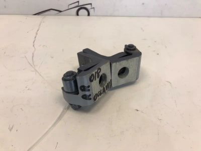 Лот: 21708339. Фото: 1. кронштейн двери Skoda Octavia... Кузов