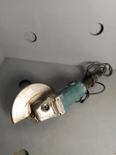 Лот: 17039050. Фото: 1. Ушм Makita ga9050 большая. Электроинструмент