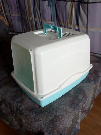Лот: 4438147. Фото: 1. Туалет-домик д/кош Vicky( Georplast... Миски, лотки, наполнители