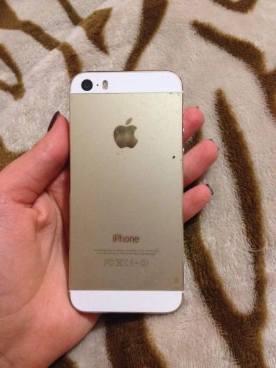 Лот: 5330658. Фото: 1. Продам iphone 5 s, золотой 16... Смартфоны