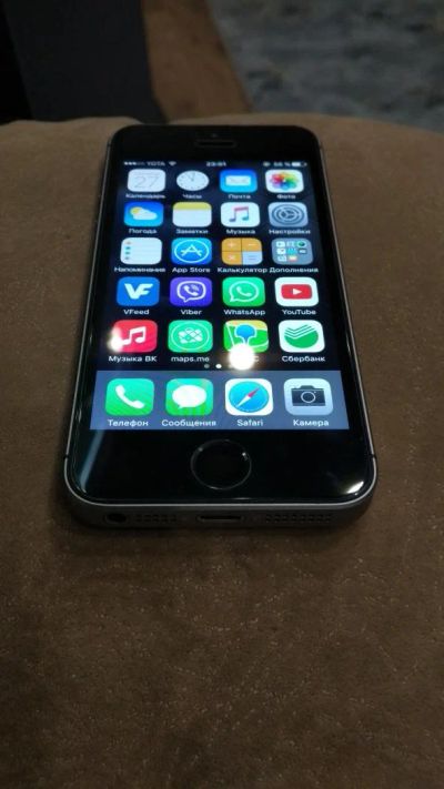 Лот: 8916674. Фото: 1. iPhone SE 16gb Space Grey. Смартфоны