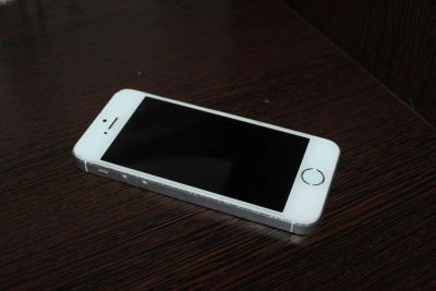 Лот: 6988111. Фото: 1. iPhone 5 16gb белый. Смартфоны