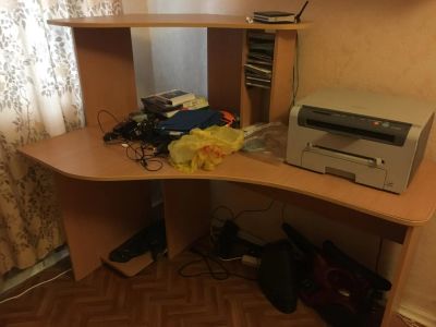 Лот: 10585421. Фото: 1. Компьютерный стол. Компьютерные и письменные столы