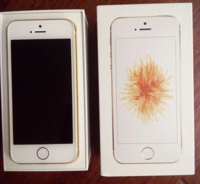 Лот: 10926056. Фото: 1. IPhone SE 16 Gb Gold на гарантии... Смартфоны