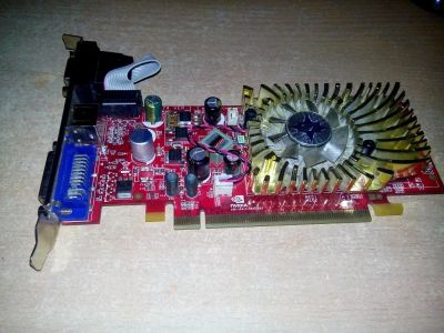 Лот: 11082381. Фото: 1. Видео карта nvidia gefors 8400gs. Видеокарты