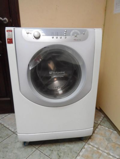 Лот: 4352710. Фото: 1. Продам стиральную машину Hotpoint-Ariston... Стиральные машины
