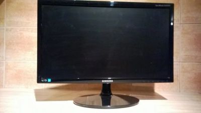Лот: 8549907. Фото: 1. Монитор Samsung S22B300. ЖК-мониторы