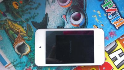 Лот: 4829460. Фото: 1. ipod touch 4 8gb white. Плееры