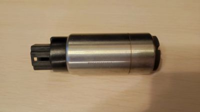 Лот: 20545524. Фото: 1. Бензонасос Toyota Ae100. Топливная система