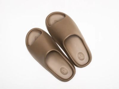 Лот: 19334296. Фото: 1. Сланцы Adidas Yeezy slide. Шлепанцы, сланцы