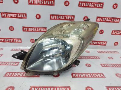 Лот: 20903025. Фото: 1. Фара ксеноновая Toyota Vitz SCP90... Оптика и освещение