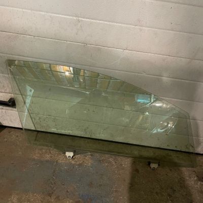 Лот: 24785829. Фото: 1. Honda insight стекло двери переднее... Кузов