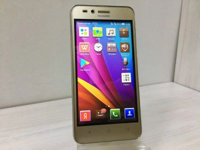Лот: 16295829. Фото: 1. Смартфон Huawei Y3 8Gb Gold (LUA-U22... Смартфоны