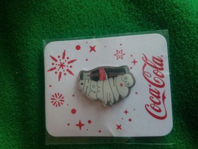 Лот: 12617496. Фото: 1. Значок coca-cola волшебно 1. Сувенирные