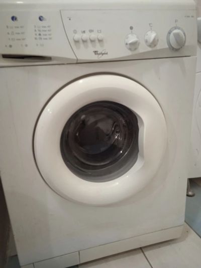 Лот: 18667348. Фото: 1. Стиральная машина Whirlpool. Стиральные машины