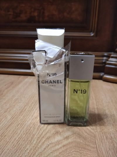Лот: 16475970. Фото: 1. Духи женские Chanel 19. Уход за телом