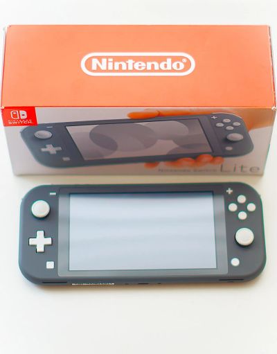 Лот: 25622084. Фото: 1. Nintendo Switch Lite почти новый. Игровые приставки, консоли