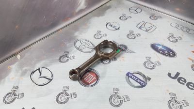 Лот: 23589304. Фото: 1. Шатун Volvo S60 B5244S 31251468. Двигатель и элементы двигателя