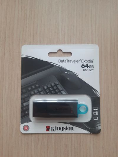 Лот: 19185059. Фото: 1. Флешка USB3.2 64 Гб Kingston DataTravele. USB-флеш карты