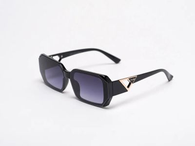 Лот: 24977760. Фото: 1. Очки Prada. Очки солнцезащитные