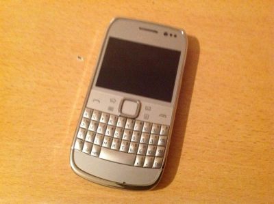 Лот: 3334267. Фото: 1. Nokia e6-00. Кнопочные мобильные телефоны