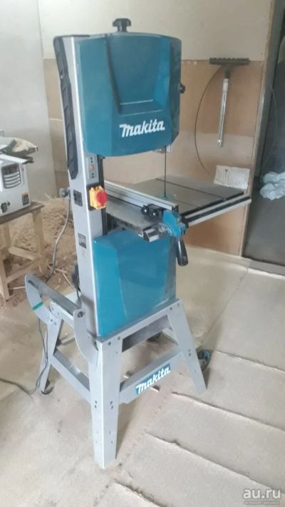 Лот: 18086358. Фото: 1. Ленточная пила makita lb1200f. Электроинструмент