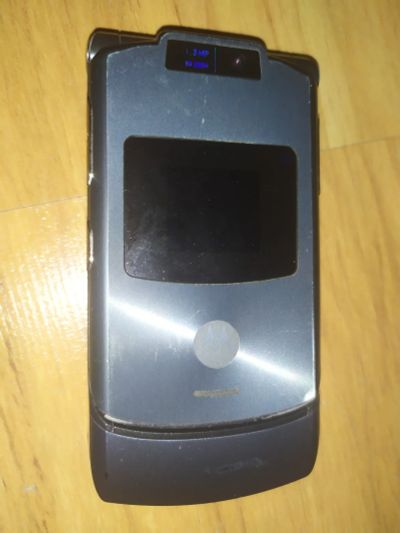 Лот: 9115454. Фото: 1. Сотовый телефон Motorola Razr... Кнопочные мобильные телефоны