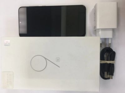Лот: 14670664. Фото: 1. Xiaomi Mi 9 SE 6/64GB Piano Black... Смартфоны