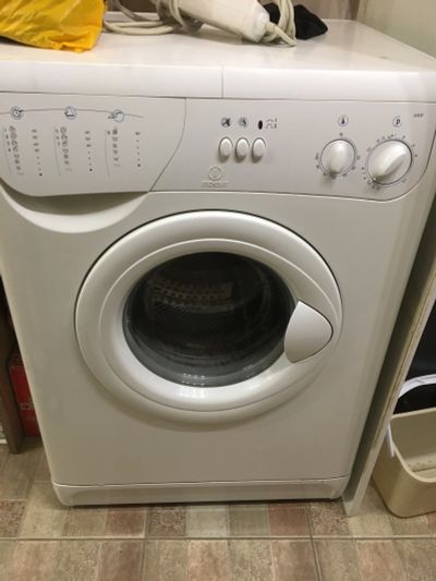 Лот: 11812680. Фото: 1. Стиральная машинка indesit W43T. Стиральные машины