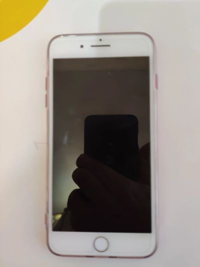 Лот: 15199420. Фото: 1. Iphone 7 plus 128 gb Product RED. Смартфоны