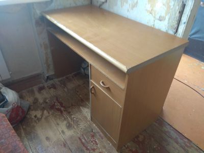 Лот: 15923205. Фото: 1. Стол письменный. Компьютерные и письменные столы