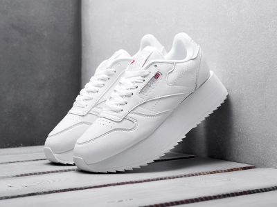 Лот: 17095164. Фото: 1. Кроссовки Reebok Classic Leather... Кеды, кроссовки, слипоны