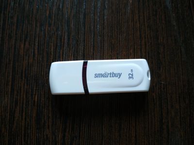 Лот: 11816799. Фото: 1. Флешка 32гб SmartBuy. USB-флеш карты