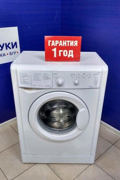 Лот: 16159462. Фото: 1. Стиральная машина indesit wisl... Стиральные машины