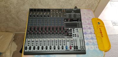 Лот: 10182177. Фото: 1. Behringer Xenyx 1832FX. Микшеры, предусилители, микрофонные эффекты