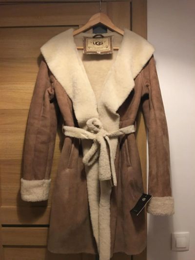 Лот: 10989989. Фото: 1. Дублёнка фирмы UGG Australia новая. Верхняя одежда