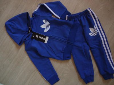 Лот: 4063047. Фото: 1. Adidas спорт костюм. Костюмы, пиджаки, комбинезоны