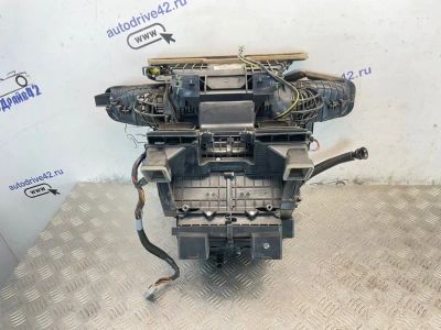 Лот: 25198168. Фото: 1. корпус отопителя Renault Fluence... Двигатель и элементы двигателя