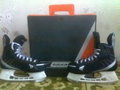 Лот: 2010787. Фото: 1. Хоккейные коньки NIKE BAUER. Коньки