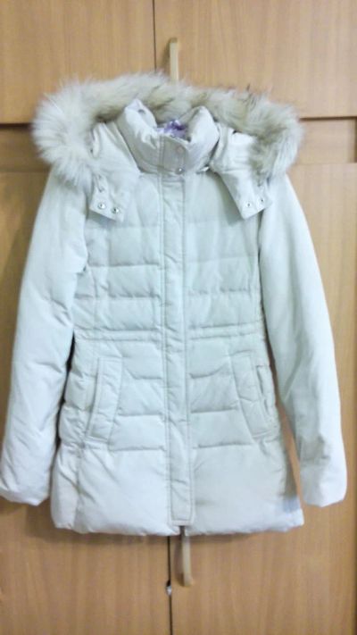 Лот: 4988759. Фото: 1. Шикарный пуховик Zara р.42 с богатым... Верхняя одежда
