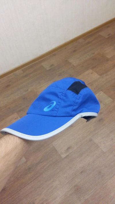 Лот: 8266935. Фото: 1. Беговая кепка Asics. Головные уборы
