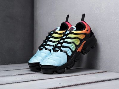 Лот: 11836500. Фото: 1. Кроссовки Nike Air VaporMax Plus... Кеды, кроссовки, слипоны