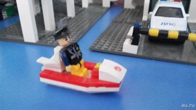 Лот: 9746858. Фото: 1. Лего пожарная лодка (обмен на... Конструкторы