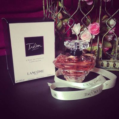 Лот: 3630403. Фото: 1. Tresor Lumineuse от Lancome 100мл... Женская парфюмерия