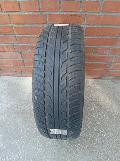 Лот: 19102323. Фото: 1. Goodyear 205/60R16 Hidragrip. Шины