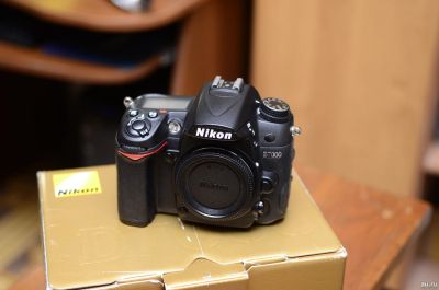Лот: 12810176. Фото: 1. Nikon D7000 + новый светосильный... Цифровые зеркальные