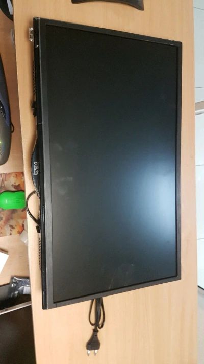 Лот: 12129441. Фото: 1. Телевизор Polar 60LTV7011 с разбитой... Телевизоры