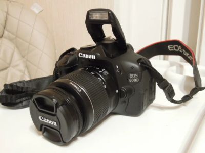 Лот: 7226473. Фото: 1. Фотоаппарат Canon 600D + объектив... Цифровые зеркальные